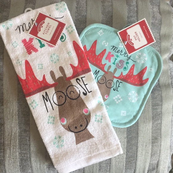 Other - NWT ‘Merry Kiss-Moose’ Towel & Potholder Set